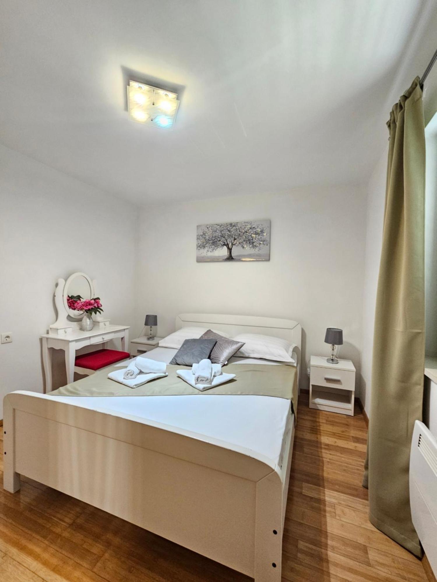 Apartments Iva Makarska Buitenkant foto